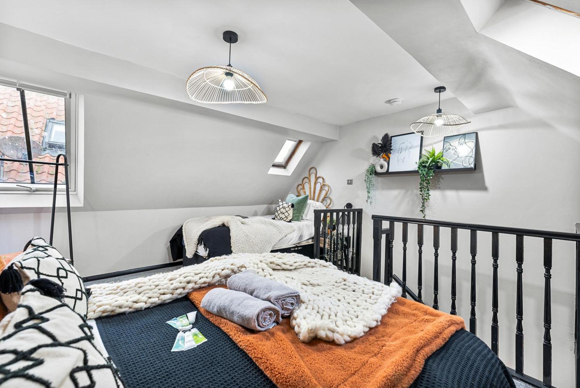 30 Percent Off! Elegant Cottage Of Whitby - Sleeps 5 ภายนอก รูปภาพ